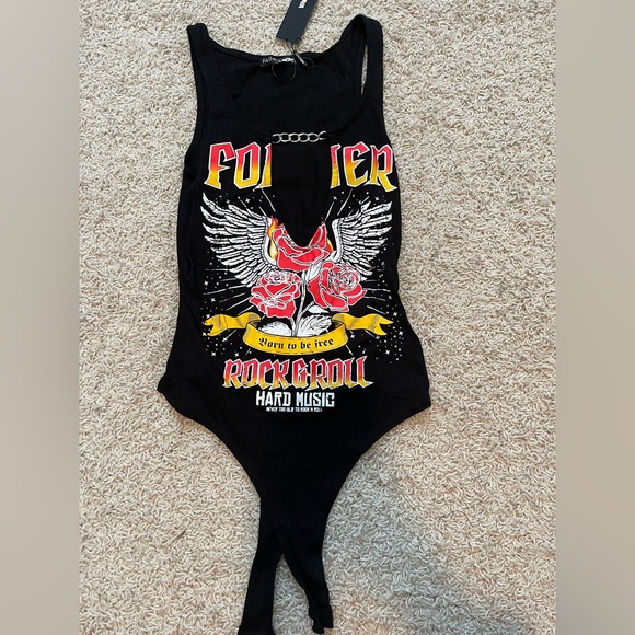 Graphic Bodysuit with Chain Detail - Picture 4 of 7